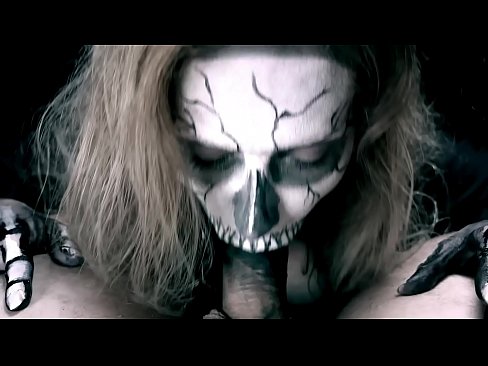❤️ Fată demonică sugând pula cu gura ei neagră și înghițind spermă. at ro.risegame.top ❌